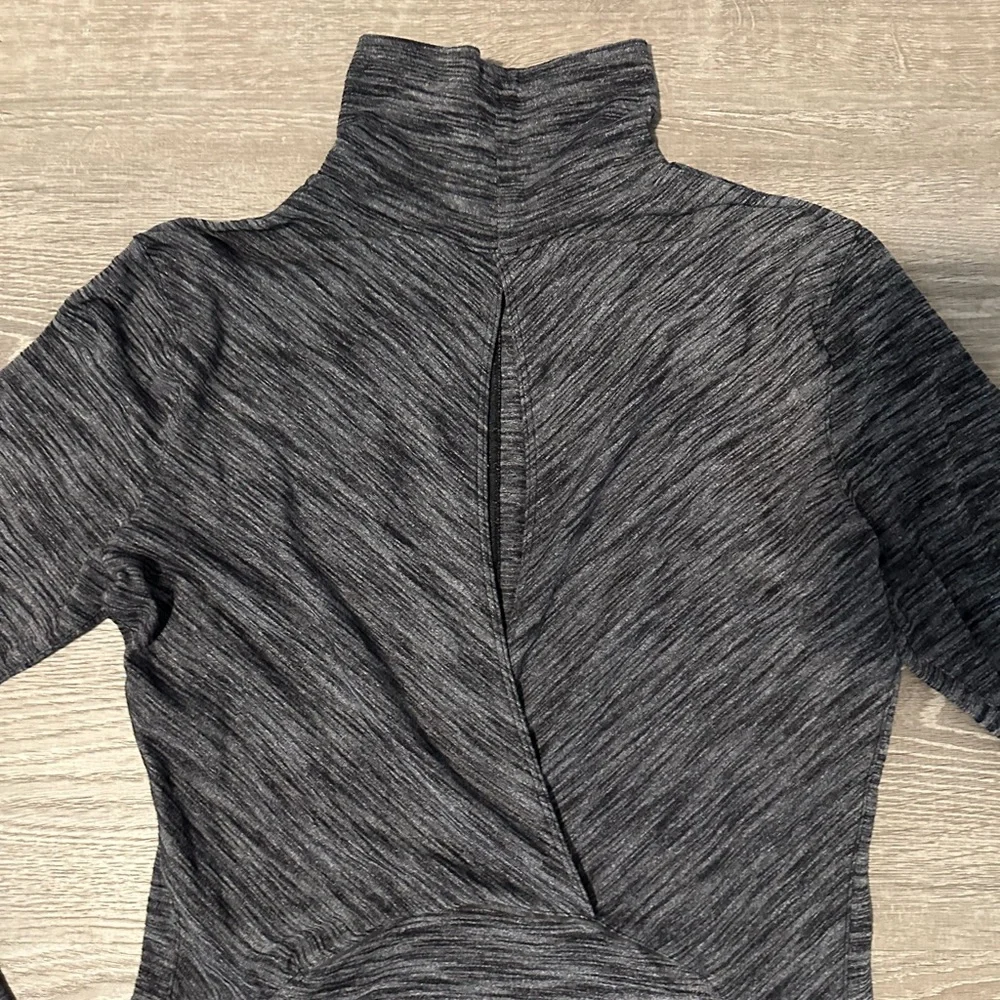 Lululemon‎ Sz 4 &Go Take Off Long Sleeve Athletic Workout Women’s Yoga Shirt Top